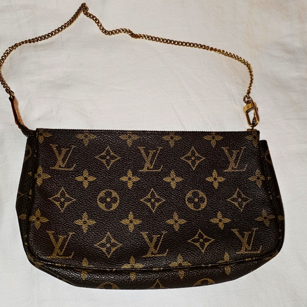 Louis Vuitton Monogram Pochette